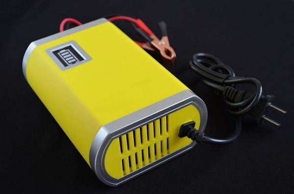 鋰電池充電器